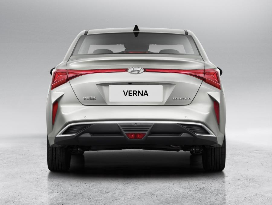  Hyundai Verna 2019 года  (CN) (фото 2 из 4)